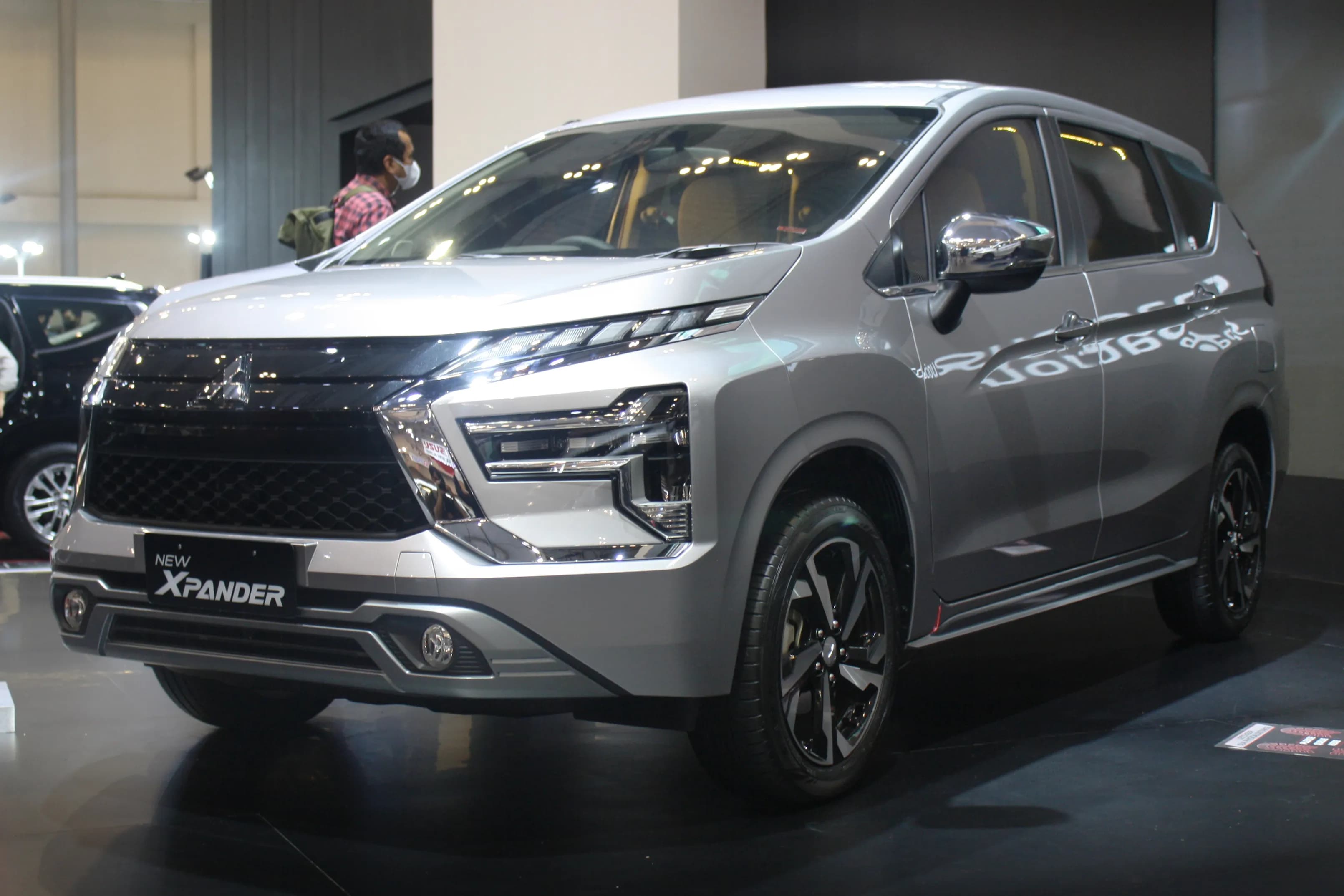 Perbedaan Keunggulan Mitsubishi Xpander dengan Suzuki Baleno