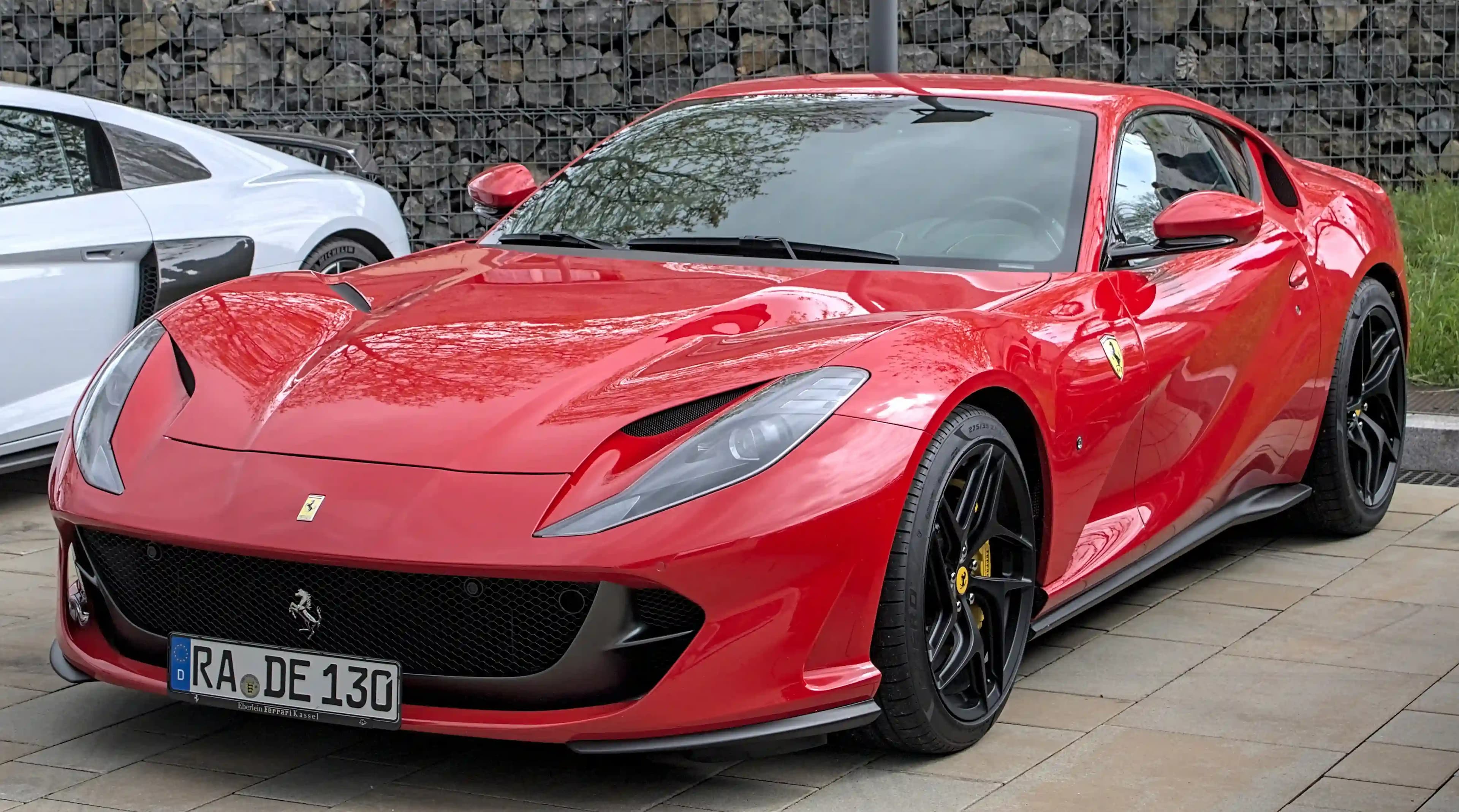 Mobil Ferrari yang Jadi Incaran di Indonesia