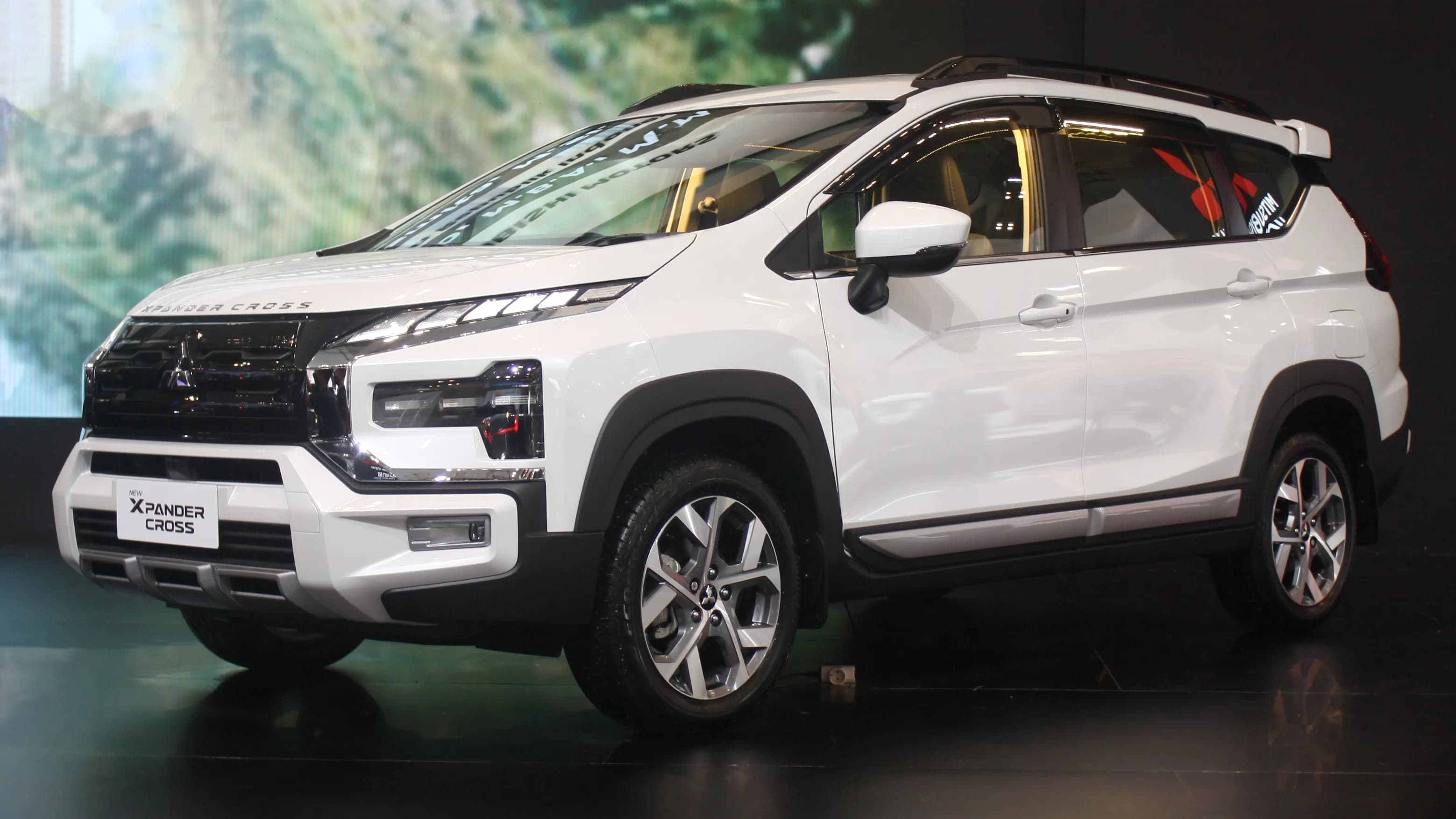 Punya Mobil Mesin 2.000 cc ke Atas di Era Pertamax Mahal: Tahan atau Jual?