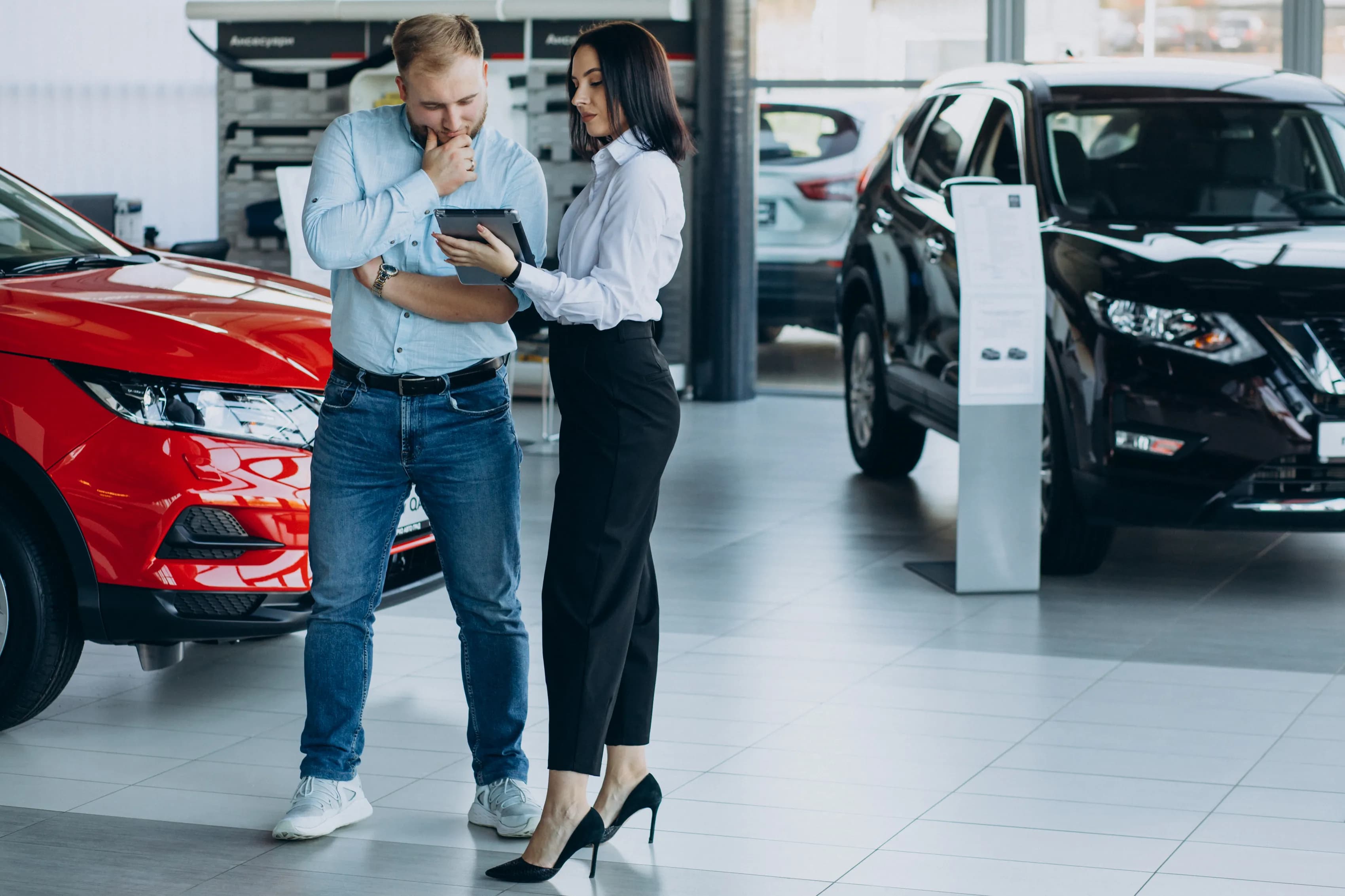 Kredit vs Cash: Mana yang Lebih Untung Saat Beli Mobil Bekas? Ini Analisisnya!